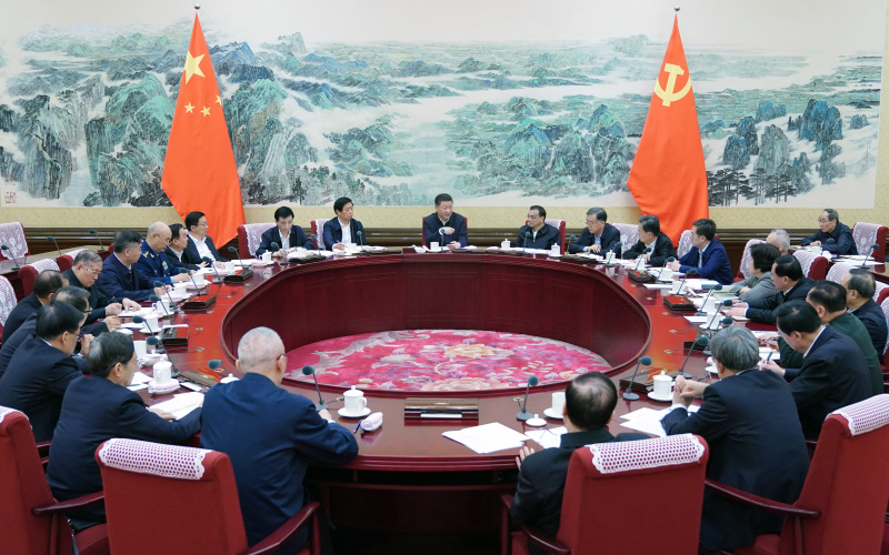 　　12月25日至26日，中共中央政治局召開民主生活會(huì)，中共中央總書記習(xí)近平主持會(huì)議并發(fā)表重要講話。新華社記者 謝環(huán)馳 攝