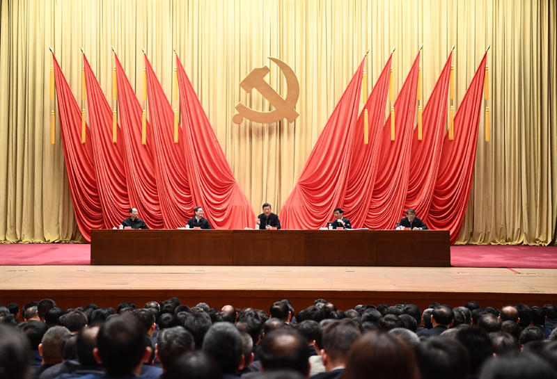 3月1日，2019年春季學(xué)期中央黨校（國(guó)家行政學(xué)院）中青年干部培訓(xùn)班在中央黨校開班。中共中央總書記、國(guó)家主席、中央軍委主席習(xí)近平在開班式上發(fā)表重要講話。